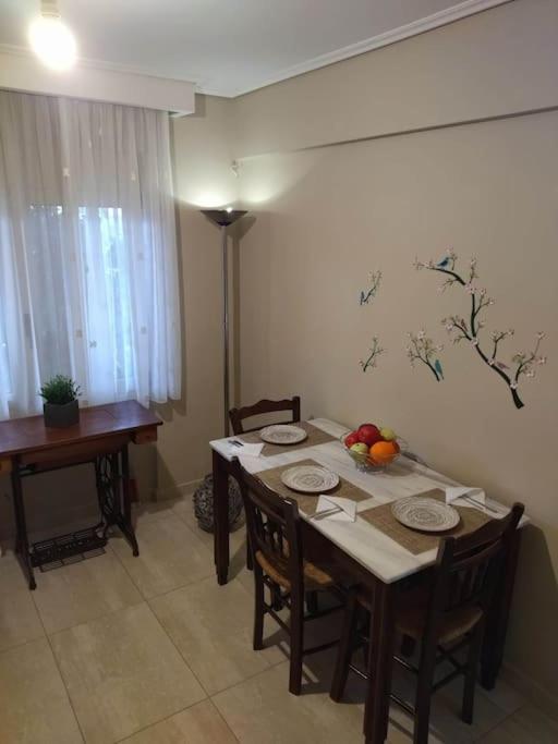 Kalamata Beach Maizonette Ground Floor And Semi-Basement With Yard Bagian luar foto