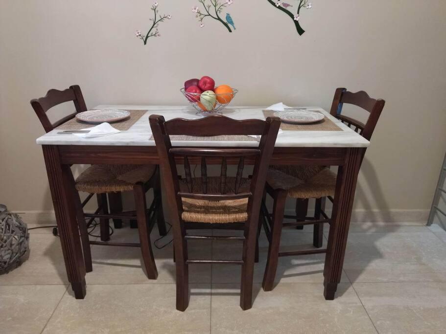 Kalamata Beach Maizonette Ground Floor And Semi-Basement With Yard Bagian luar foto