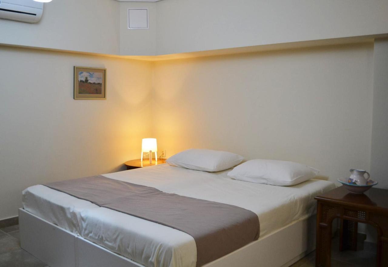 Kalamata Beach Maizonette Ground Floor And Semi-Basement With Yard Bagian luar foto